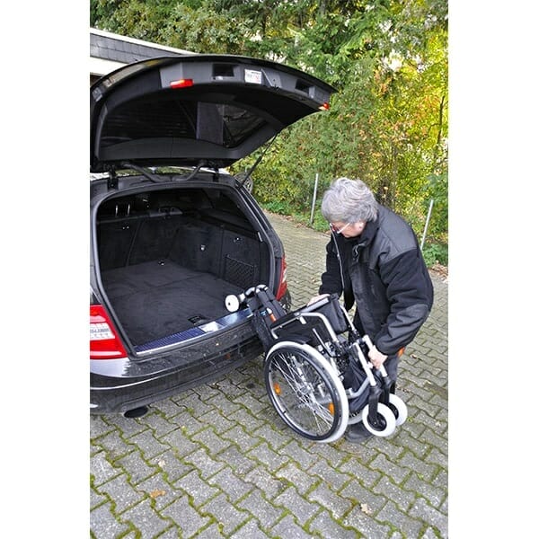 Wheelchair loading in car ALL MONTACAR Allmobility