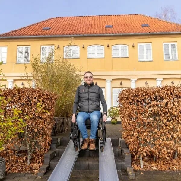 Fixed ramp for disabled people